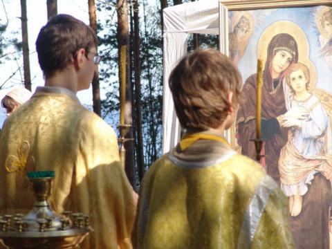 Алтарники из числа скаутов слета